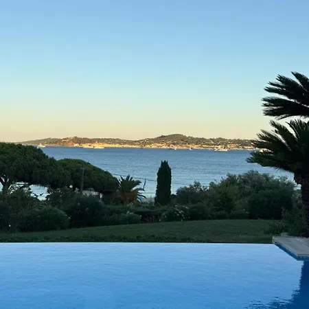 Villa Luxury Seafront Villa With Heated Infinity Pool Grimaud