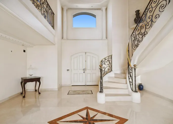 Luxury Seafront With Heated Infinity Pool Grimaud