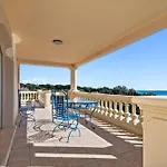 Luxury Seafront With Heated Infinity Pool Villa *