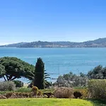 Luxury Seafront With Heated Infinity Pool