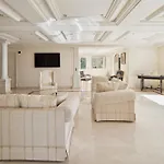 Villa Luxury Seafront With Heated Infinity Pool