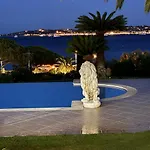 Villa Luxury Seafront With Heated Infinity Pool