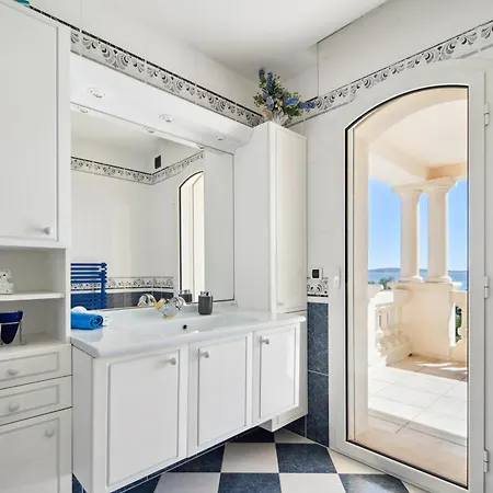 Luxury Seafront With Heated Infinity Pool Grimaud