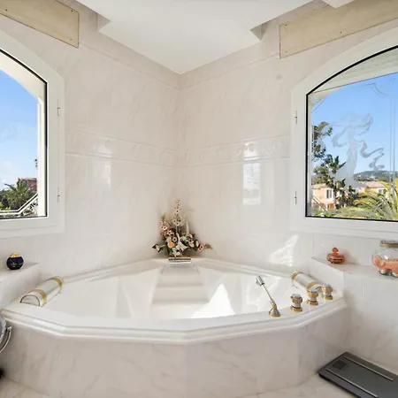 Luxury Seafront With Heated Infinity Pool Villa Grimaud