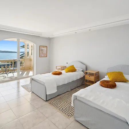 Luxury Seafront With Heated Infinity Pool Вилла *