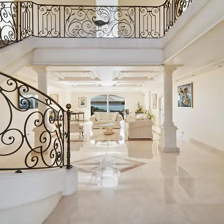 Villa Luxury Seafront With Heated Infinity Pool Grimaud