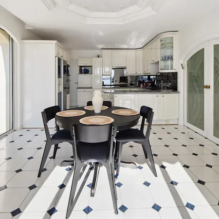 Villa Luxury Seafront With Heated Infinity Pool Grimaud