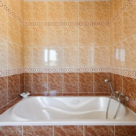 Luxury Seafront With Heated Infinity Pool *