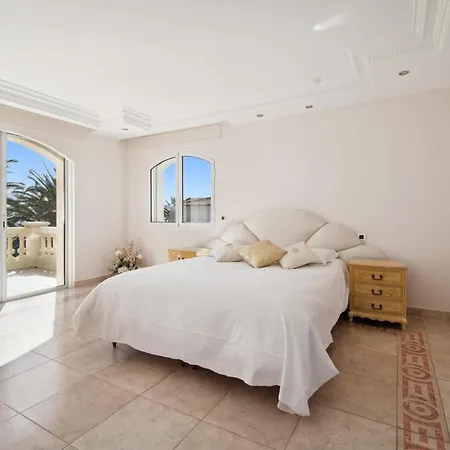 Luxury Seafront With Heated Infinity Pool