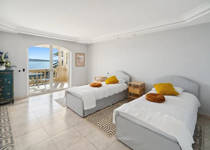 Luxury Seafront With Heated Infinity Pool