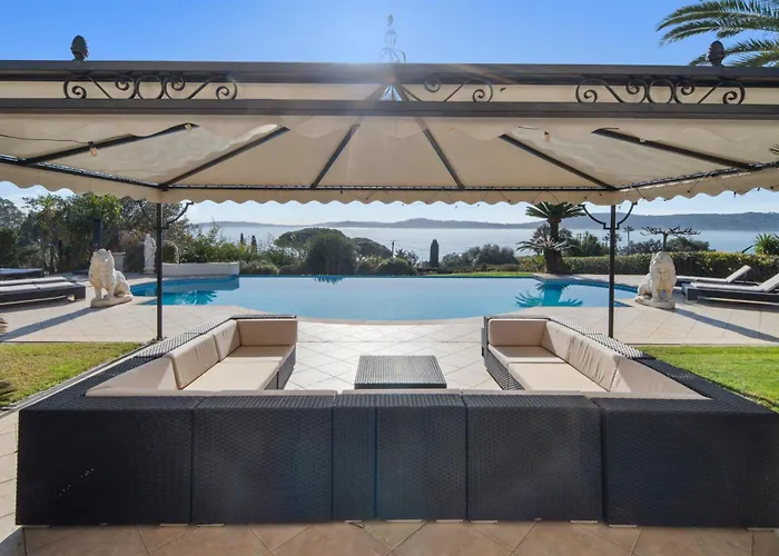 Luxury Seafront With Heated Infinity Pool Grimaud