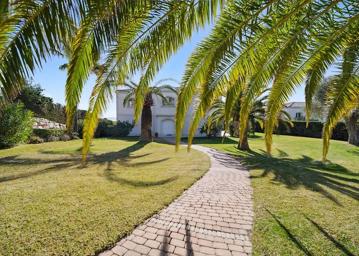 Luxury Seafront With Heated Infinity Pool Villa