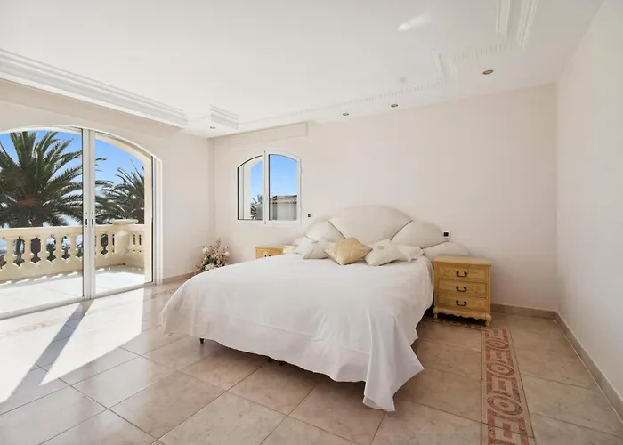 Luxury Seafront With Heated Infinity Pool