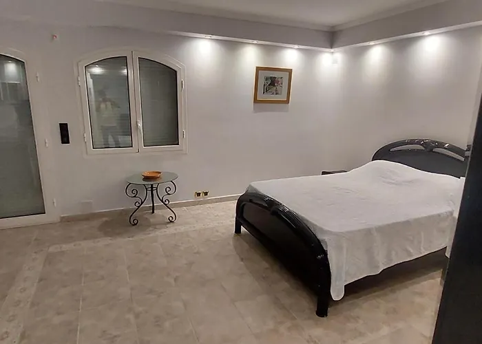 Luxury Seafront With Heated Infinity Pool